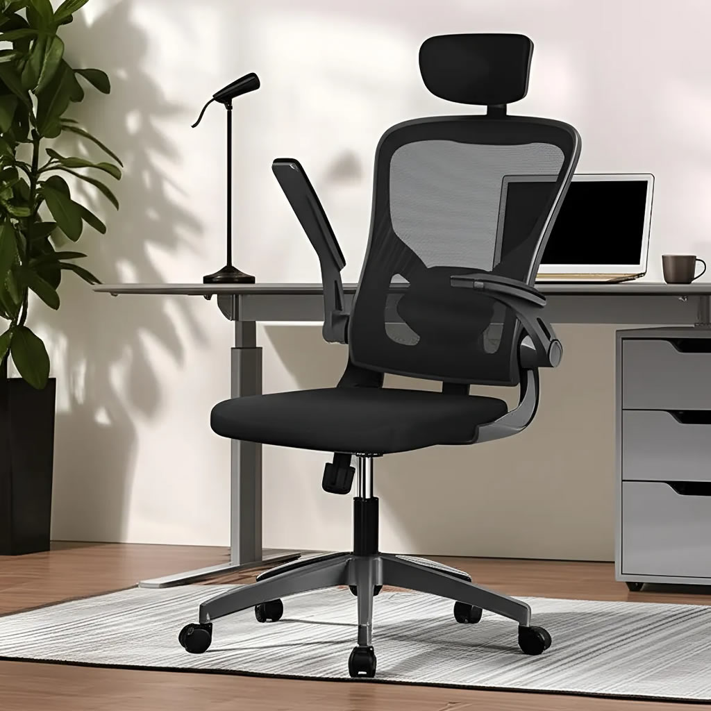 Cadeiras de Escritório até 500 reais Python Fly Preta Ergonômica Giratória com Suporte